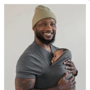 Lalabu babywearing men’s shirt